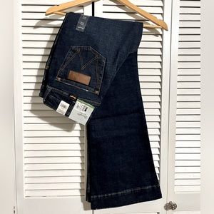 NWT Wrangler Retro